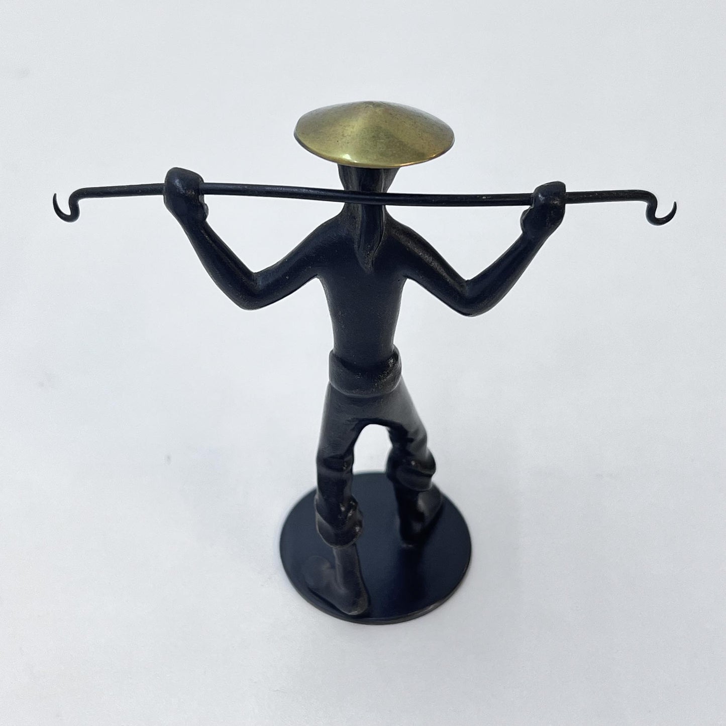 Asiatische Männerfigur