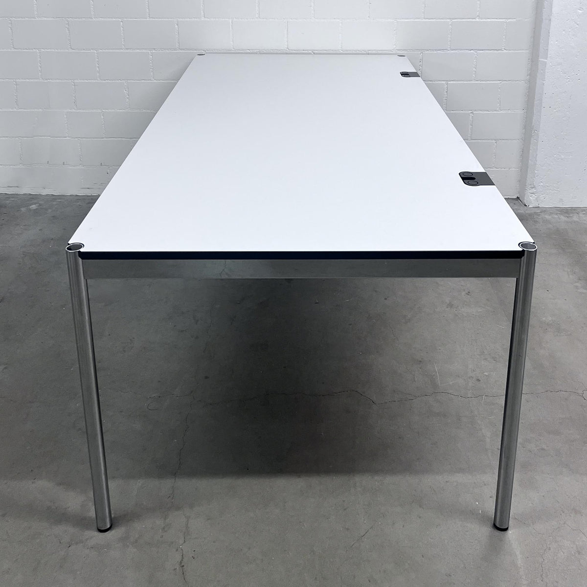 USM Haller Advanced Tisch, Kunstharz Perlgrau, 200x100cm
