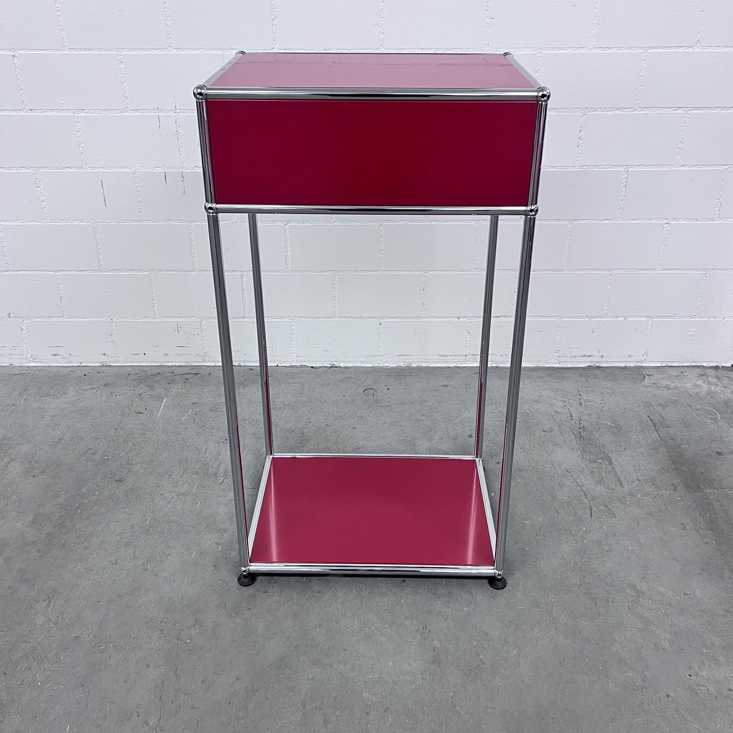 USM Konsole, Rubinrot, Klapptür, 50cm