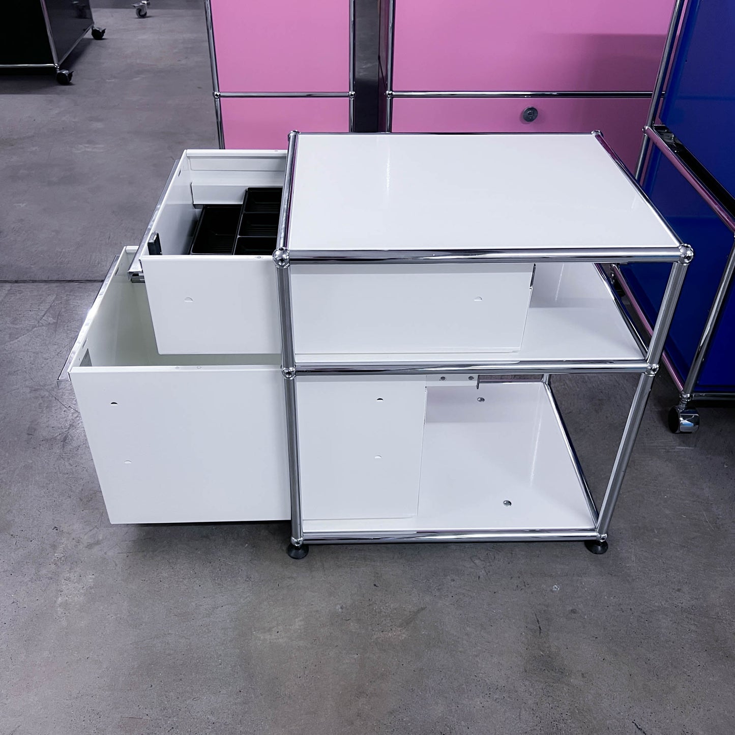 USM Korpus, reinweiss, A4, A6 Schubladen, Q1