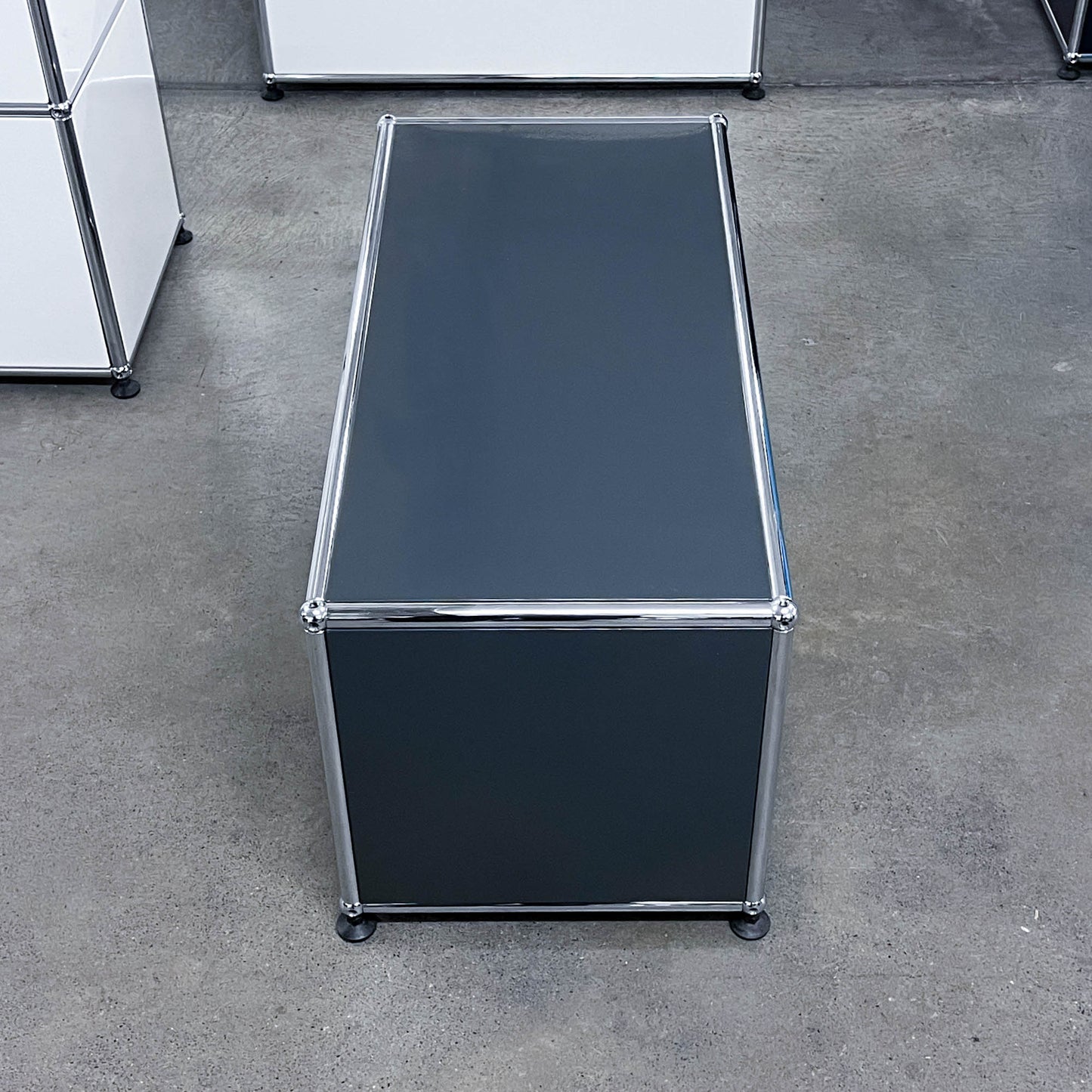 USM Regal Anthrazitgrau, offen, Q2