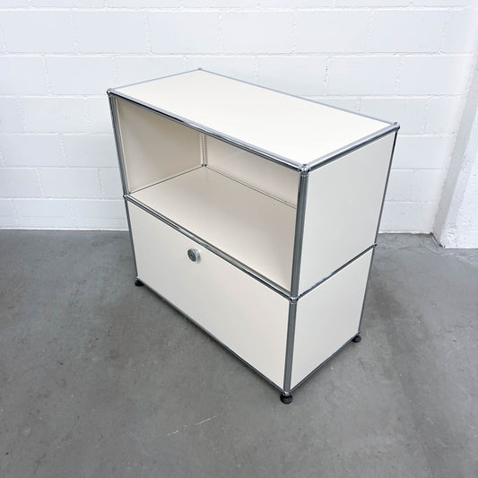 USM Regal, cremeweiss, 1 Klapptüre, neuwertig