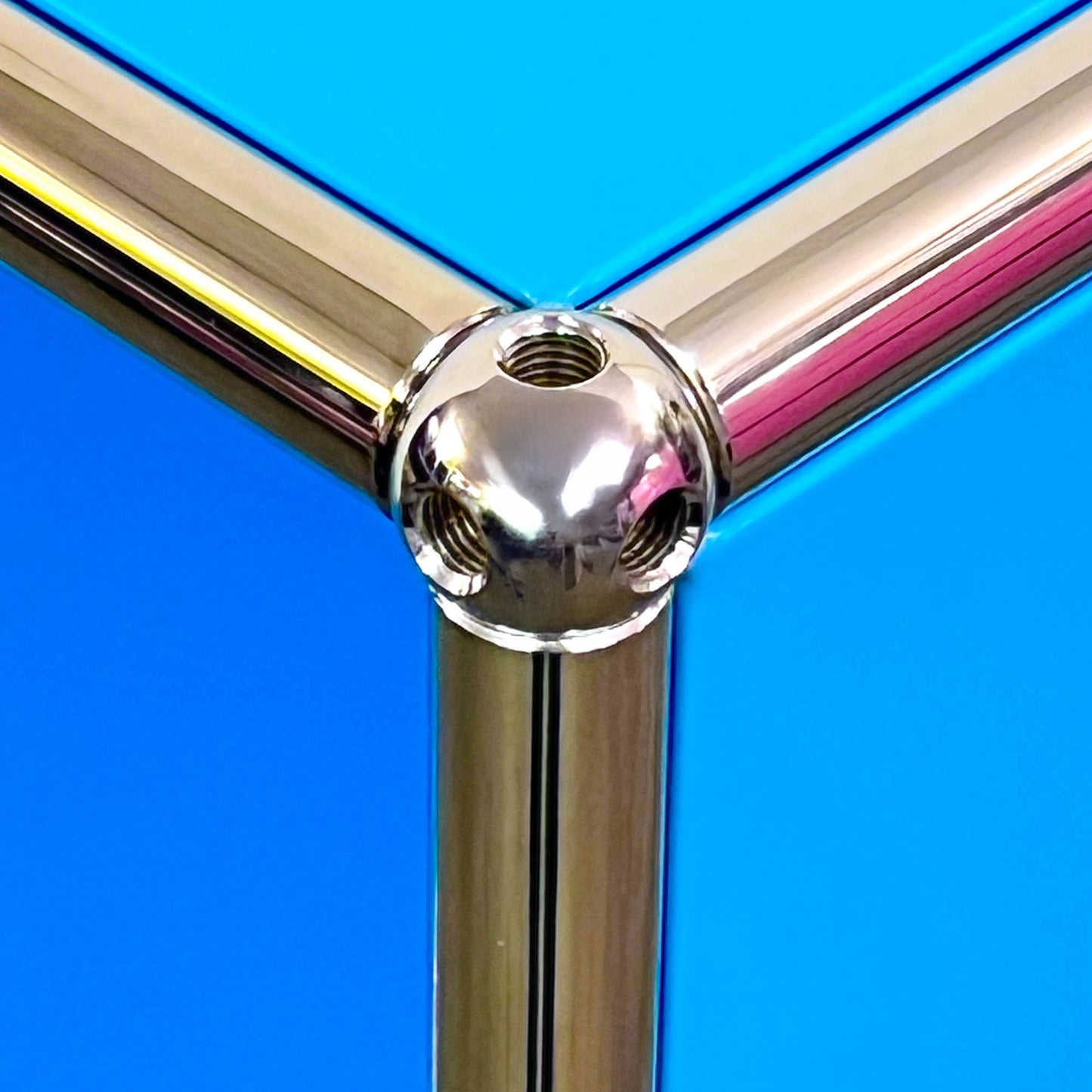 USM Regal, Hellblau mit 2 Klapptüren, neuwertig