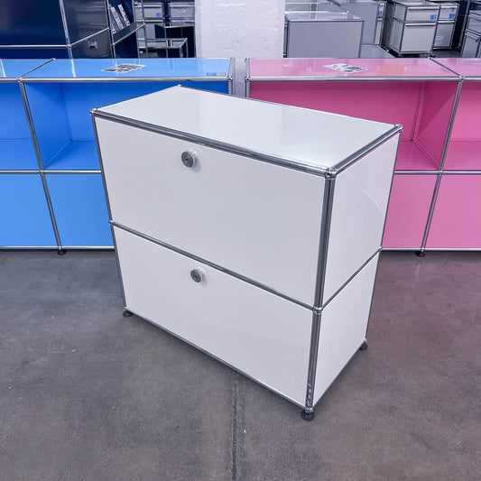 USM Regal, Reinweiss, 35cm tief, 2 Klapptüren, Q1