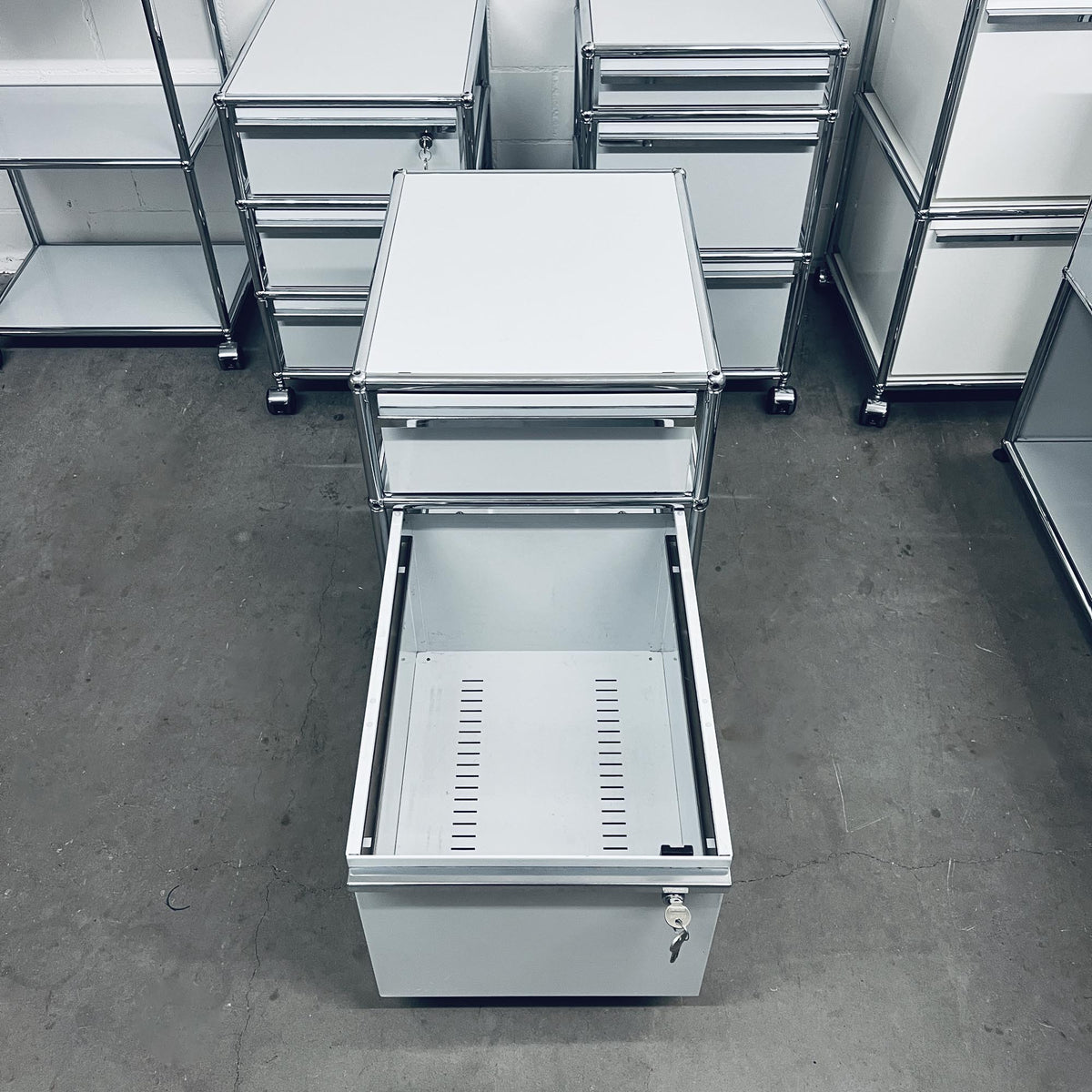 USM Haller Rollkorpus, Lichtgrau, A4, A6 Schublade