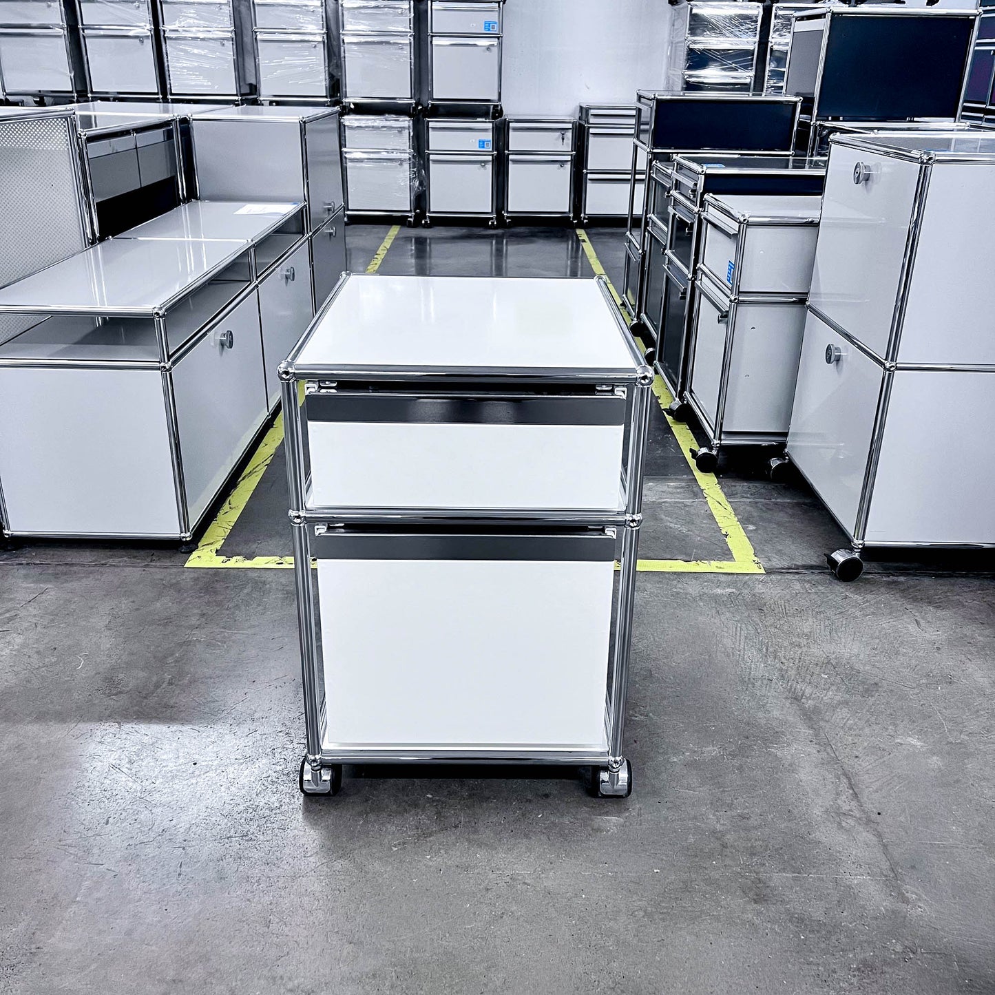 USM Rollkorpus, Reinweiss, A4, A6 Schubladen, Q1