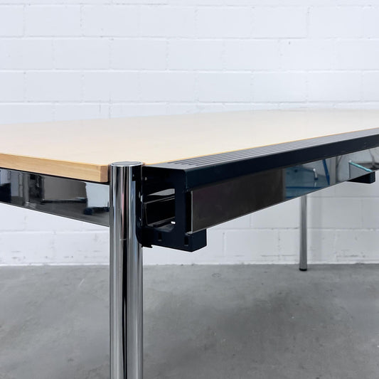 USM Tisch, Buche, 175x75cm inklusive Kabelkanal, Q3