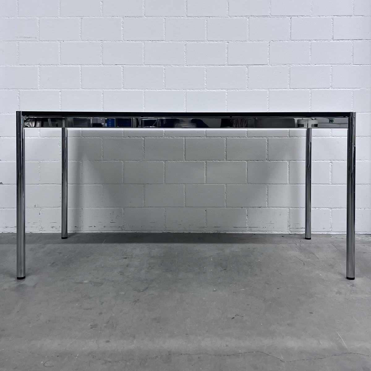 USM Haller Tisch, Eiche Schwarz furniert, 150x75cm