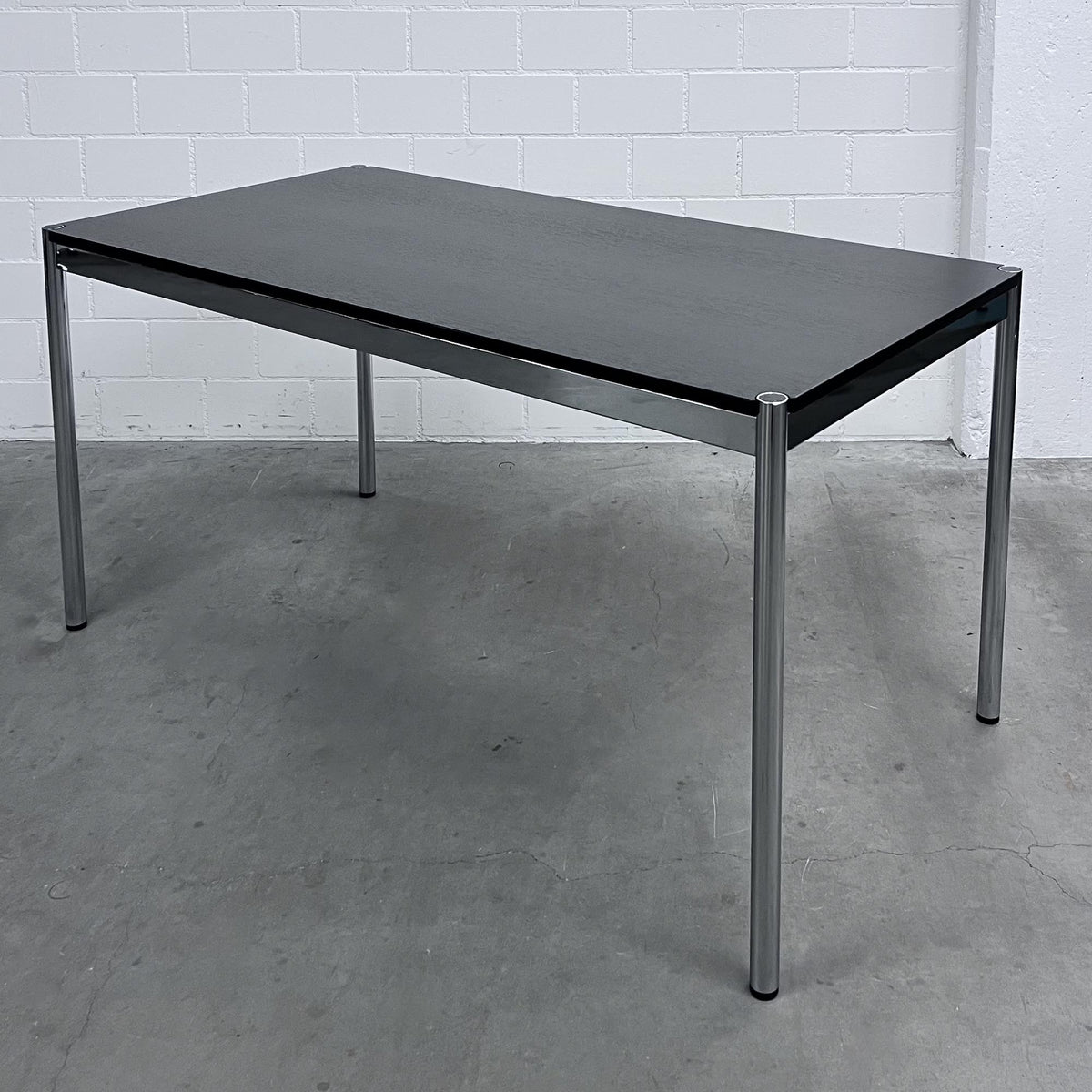 USM Haller Tisch, Eiche Schwarz furniert, 150x75cm
