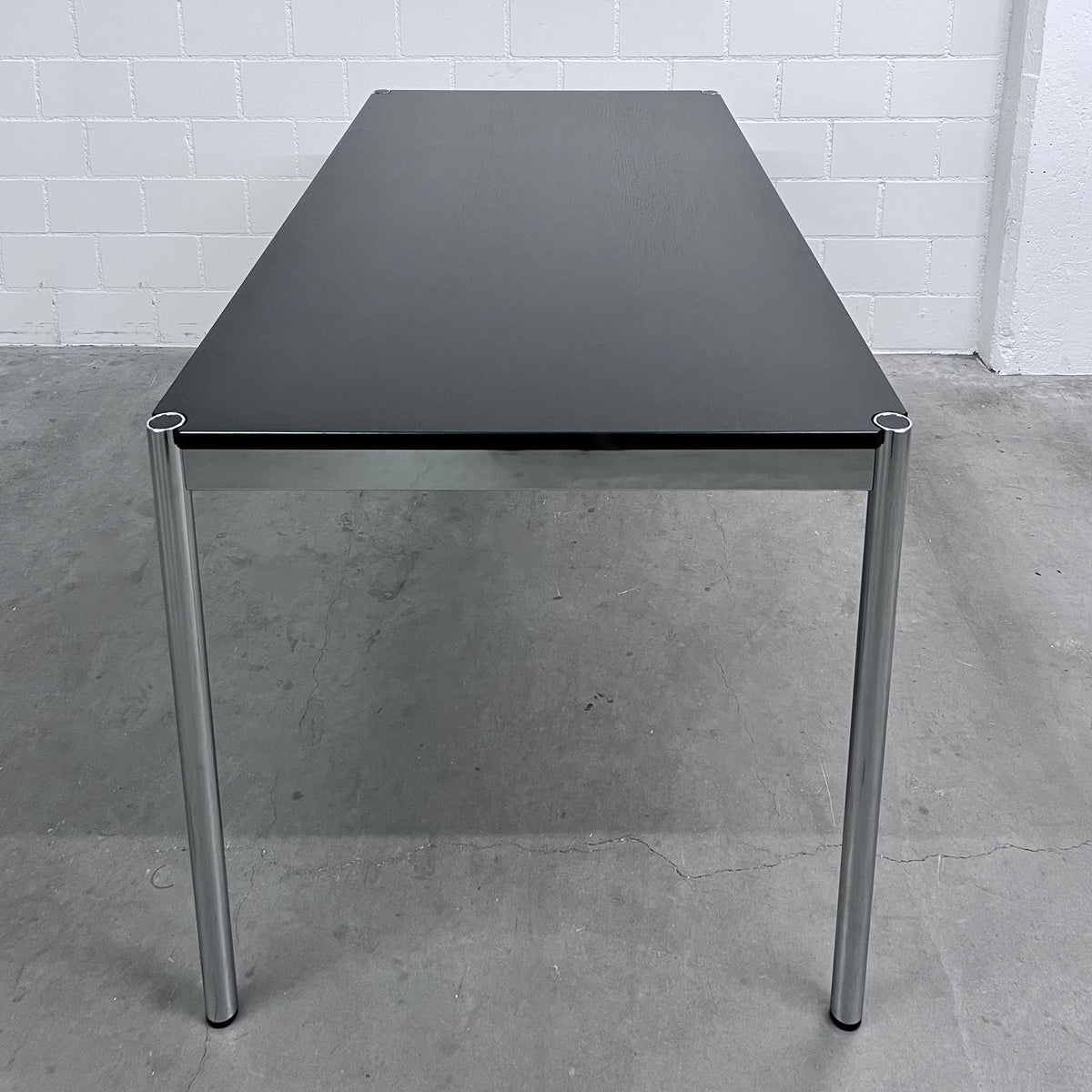 USM Haller Tisch, Eiche Schwarz furniert, 150x75cm