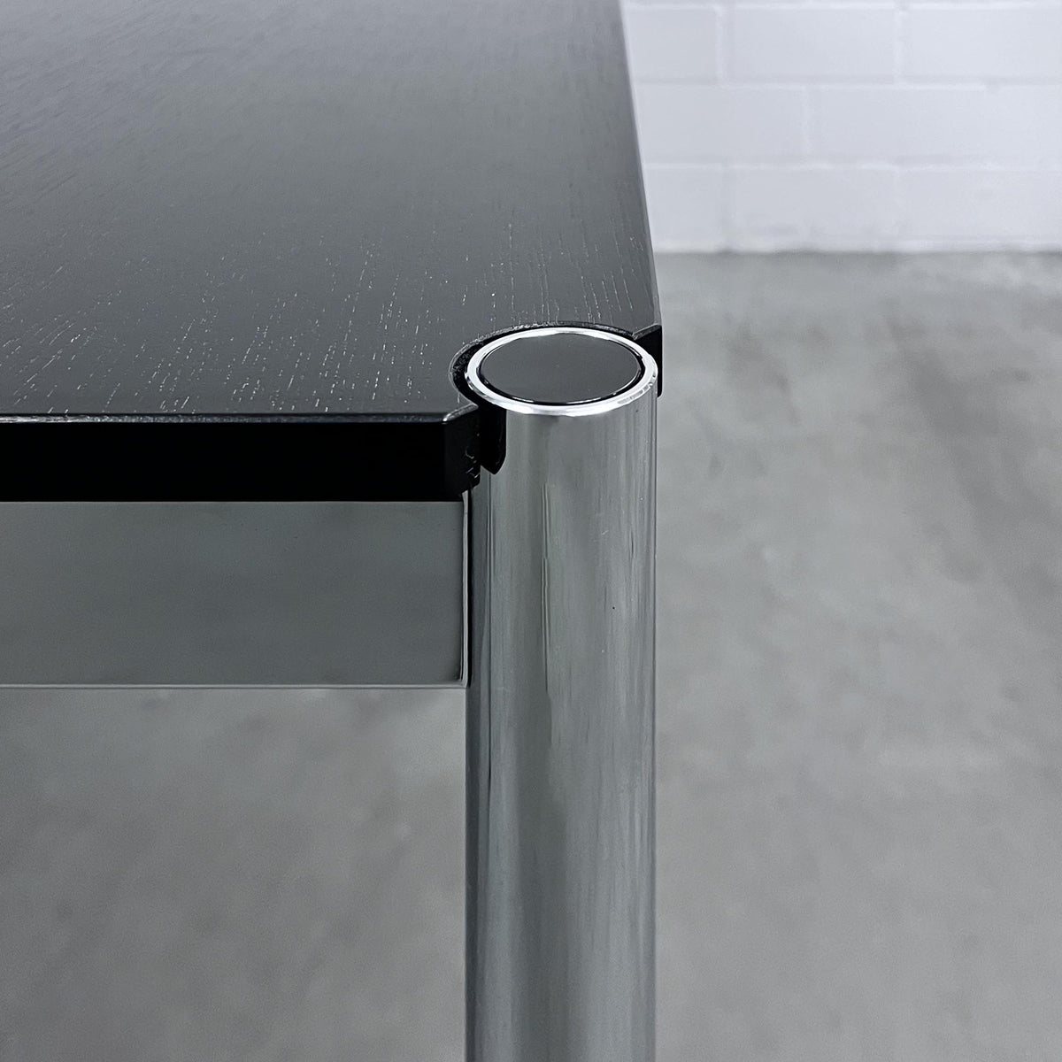 USM Haller Tisch, Eiche Schwarz furniert, 150x75cm