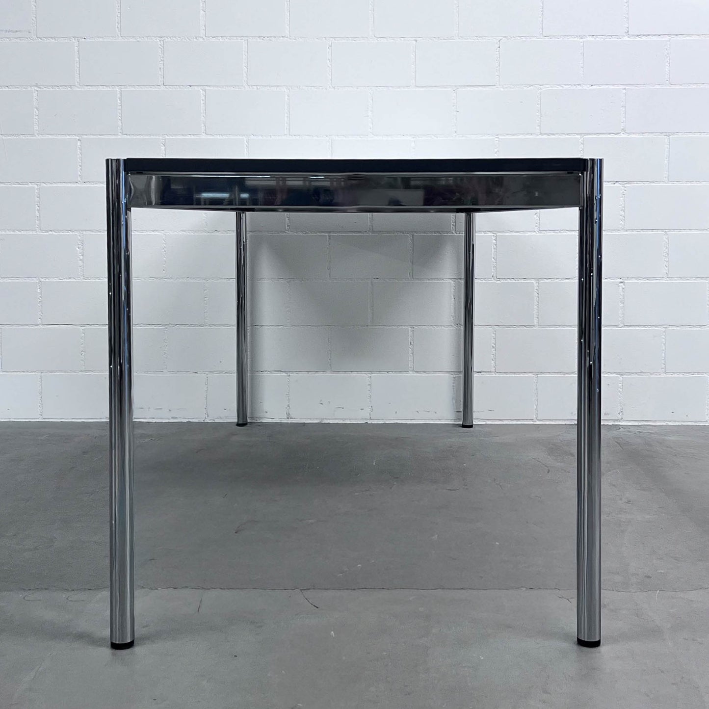 USM Tisch, Kunstharz Perlgrau, 175x75cm, Q2