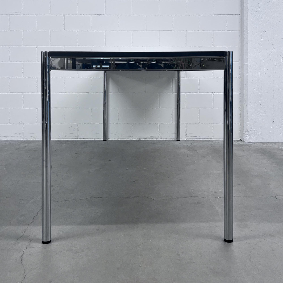 USM Haller Tisch, Kunstharz Perlgrau, 200 × 75 cm, Q1