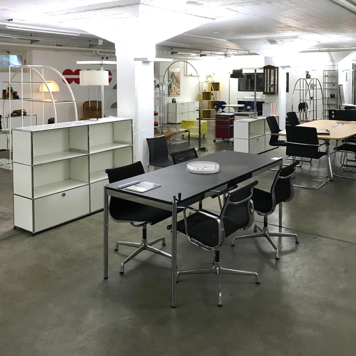 USM Haller Möbel und Designklassiker im SOLUTIONPOOL Showroom