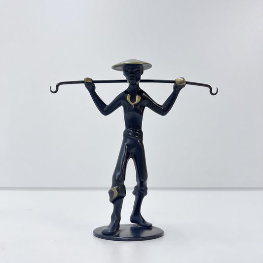 Asiatische Männerfigur