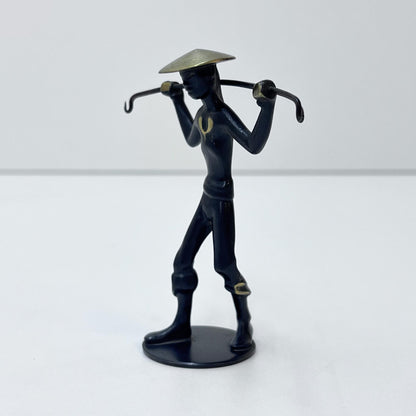 Asiatische Männerfigur