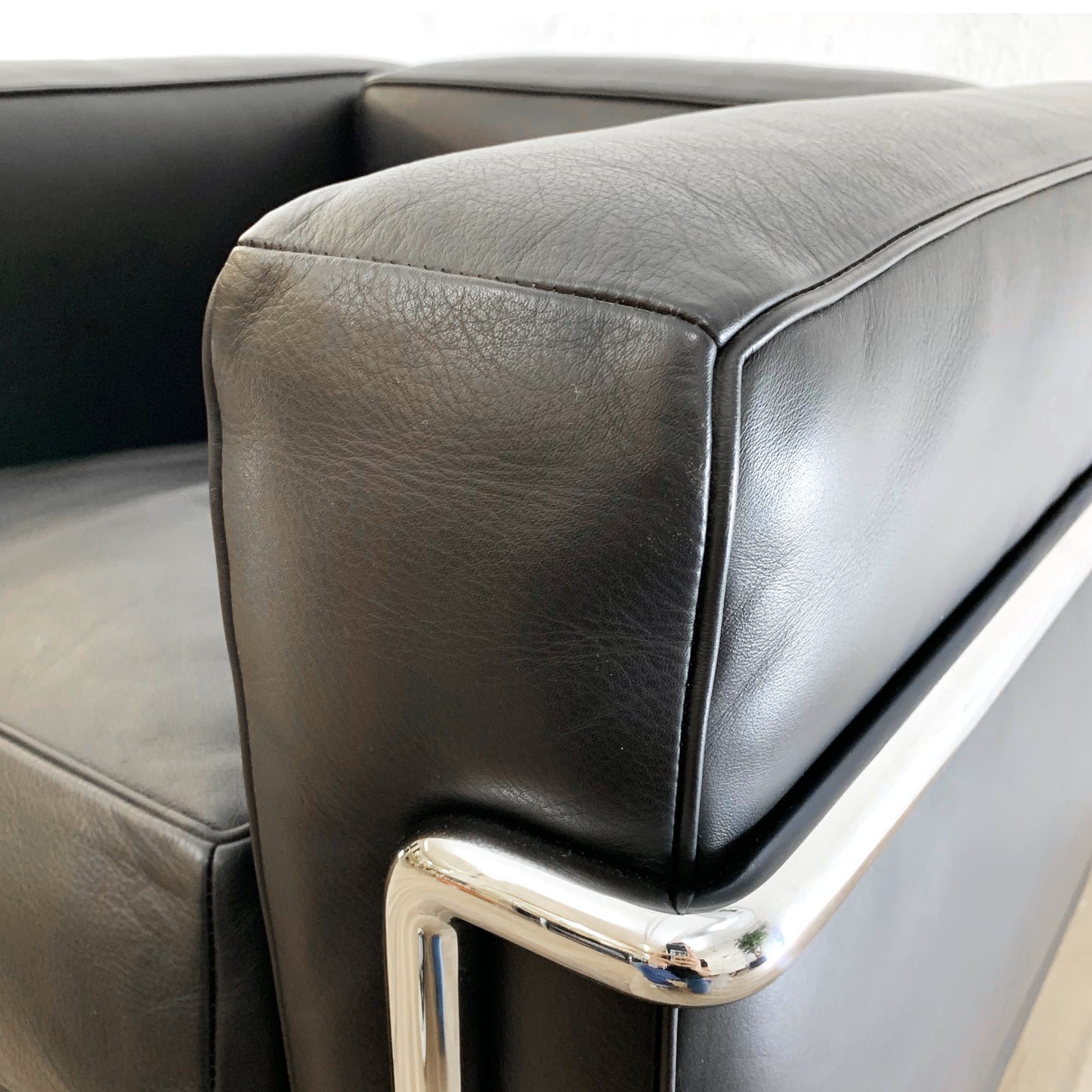 Sessel Le Corbusier LC2, Leder-schwarz