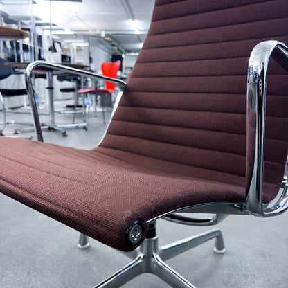 Eames Aluminium Chair Lounge, Herman Miller, Hopsak, braun