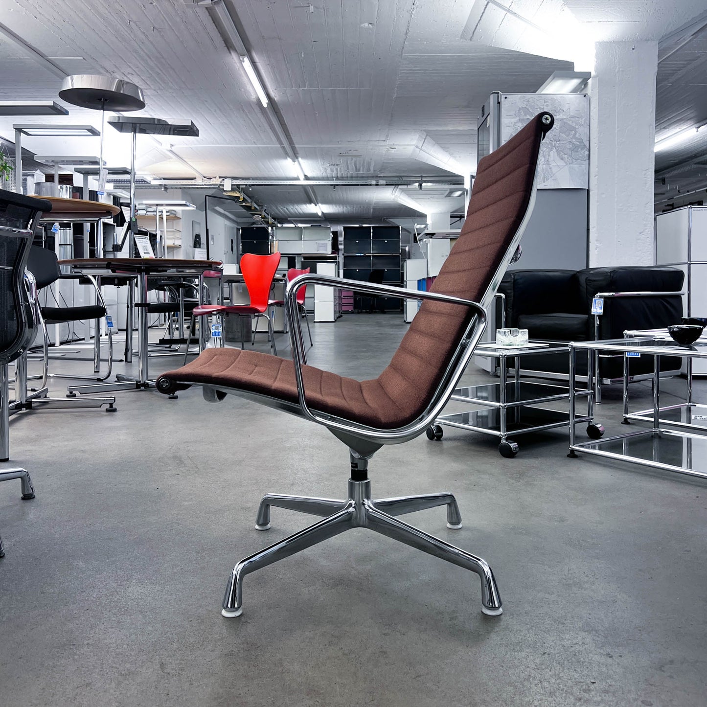 Eames Aluminium Chair Lounge, Herman Miller, Hopsak, braun