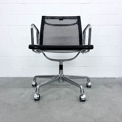 Eames Aluminium Chair, EA 117 Work, Vitra, Netz, schwarz