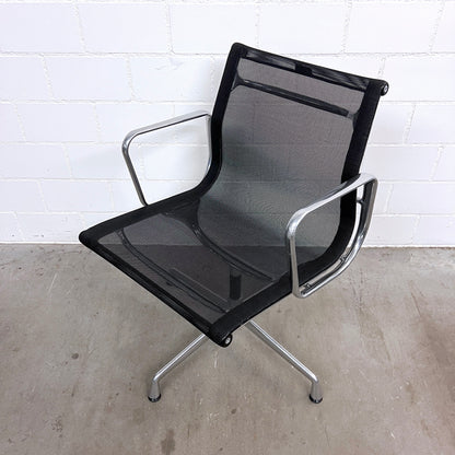 Eames Aluminium Chair EA 108, Vitra, Netz, Schwarz, Q3