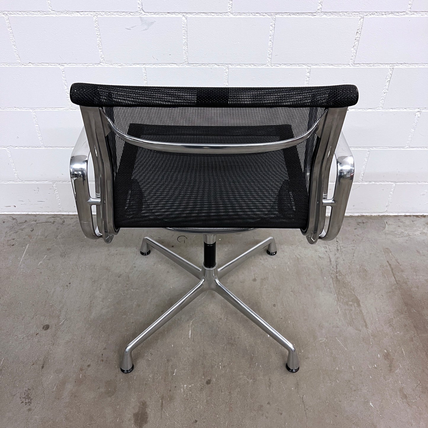 Eames Aluminium Chair EA 108, Vitra, Netz, Schwarz, Q3