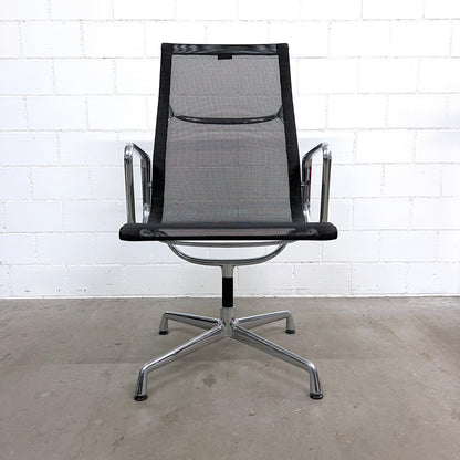 Eames Aluminium Chair Conference EA 108, Vitra, Netz, Schwarz
