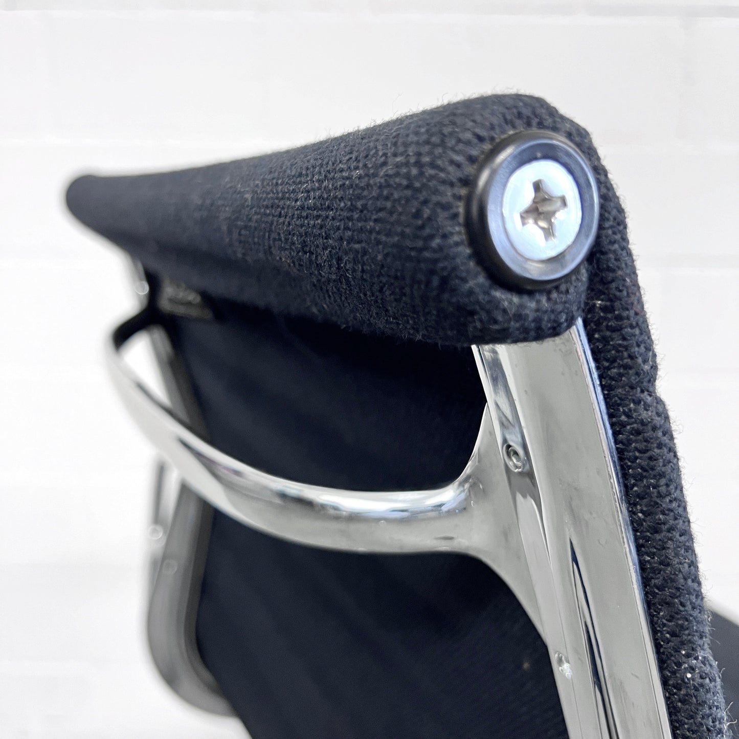 Eames Aluminium Chair EA 117 Work, Vitra, Hopsak, Schwarz