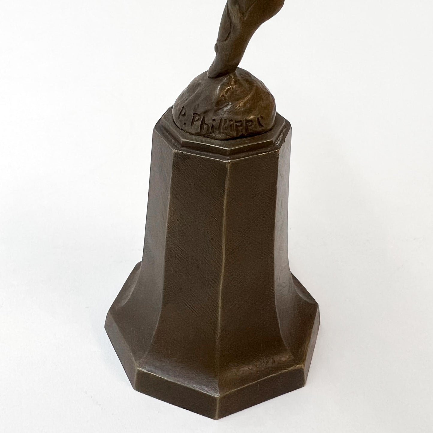 Tänzerin auf Sockel, Art Déco