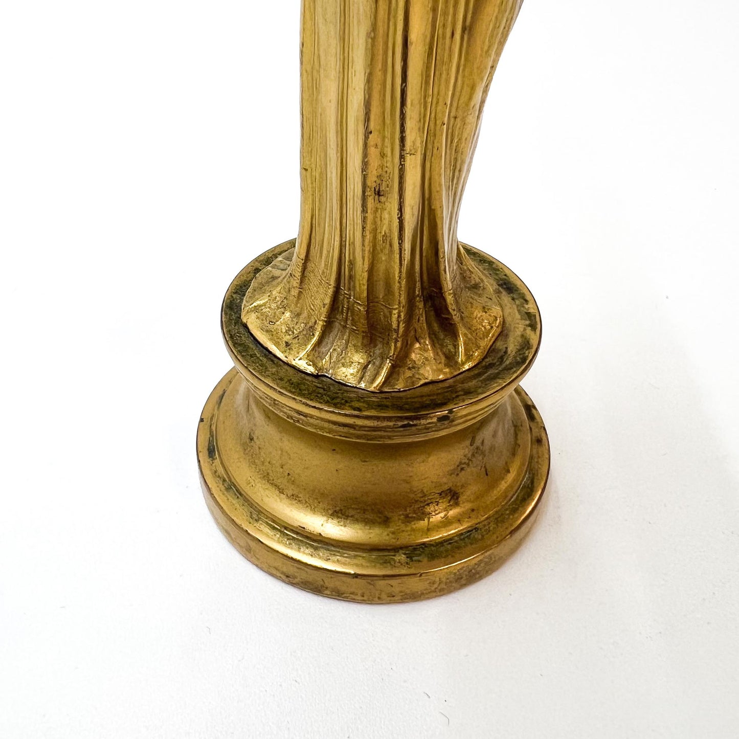 Frau mit Lyra auf Sockel, Bronze, Jugendstil