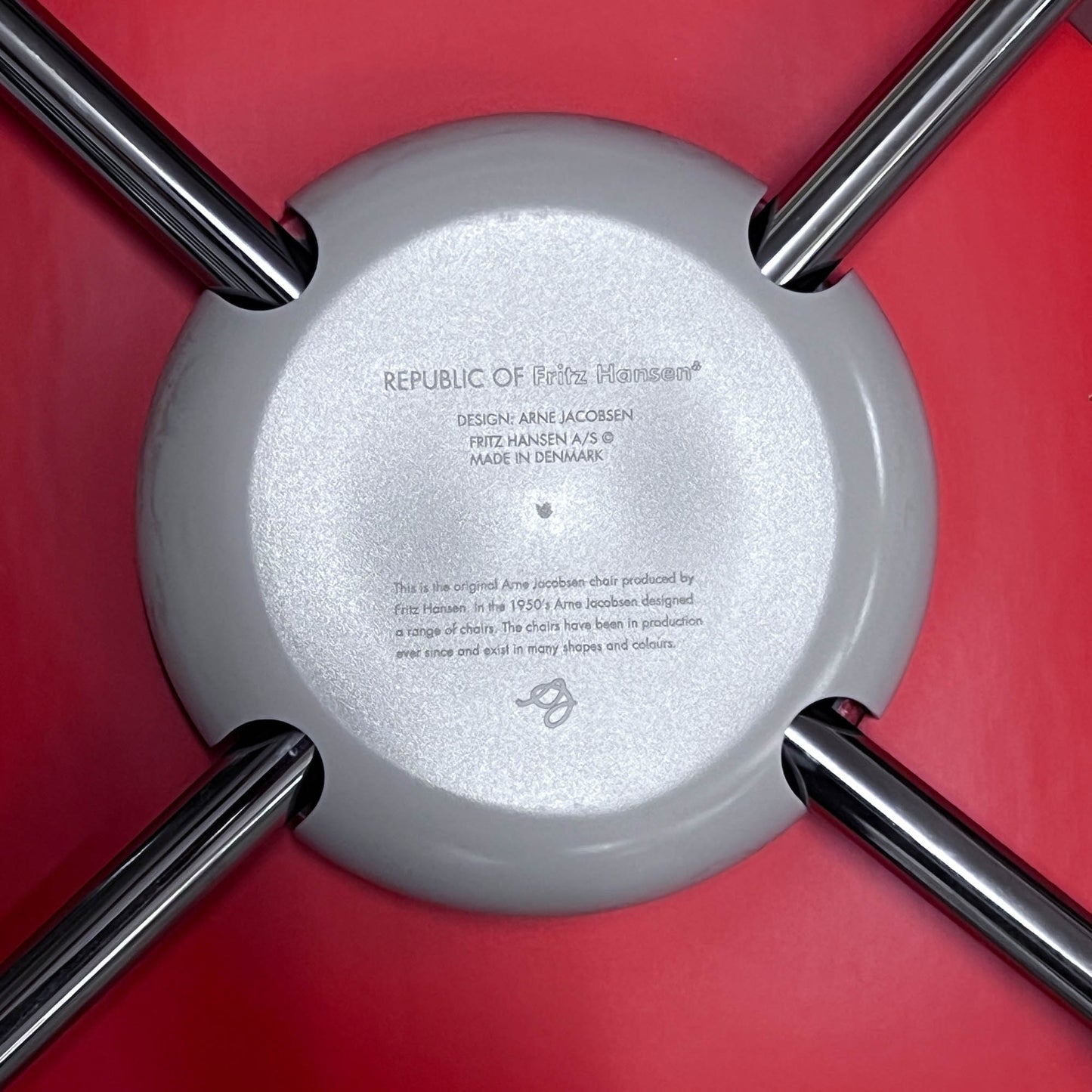 Fritz Hansen Serie 7 Stuhl, rot