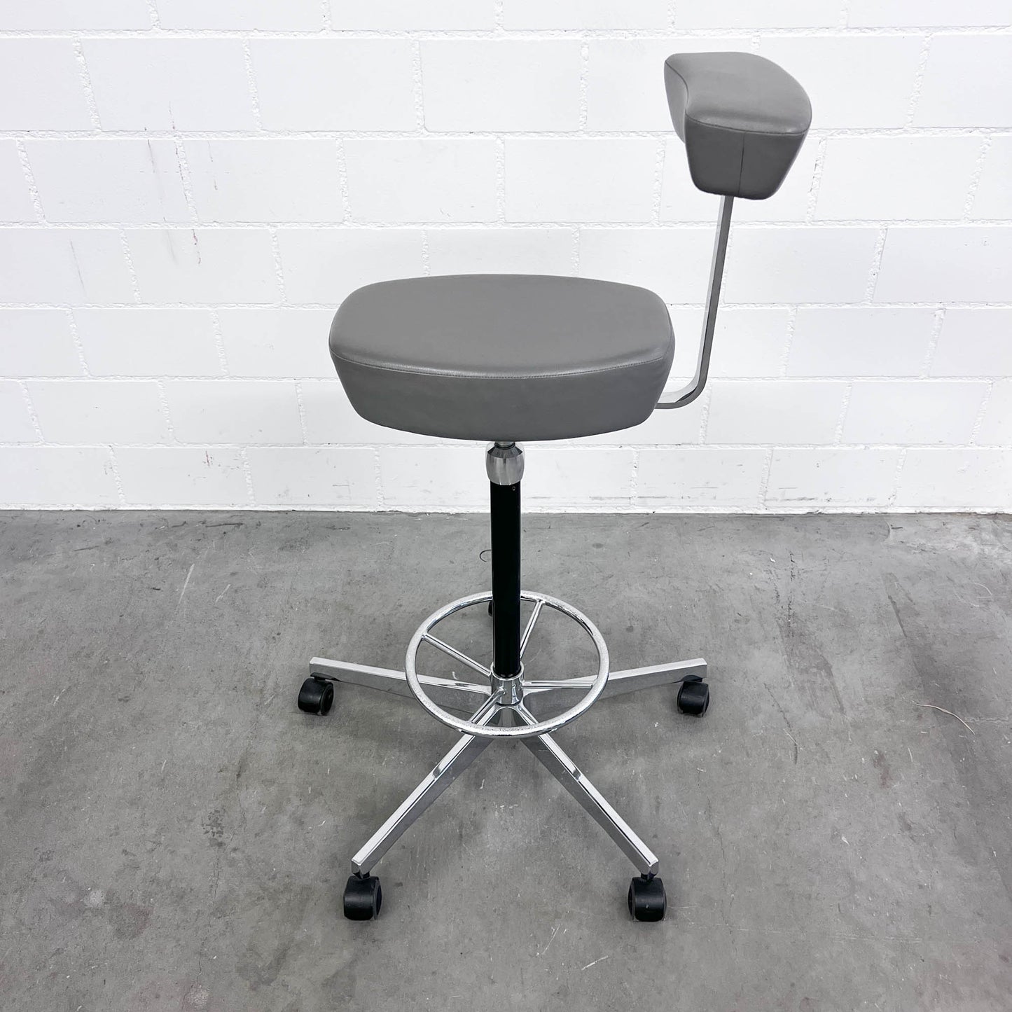 George Nelson Perch Stuhl, Leder grau, Vitra