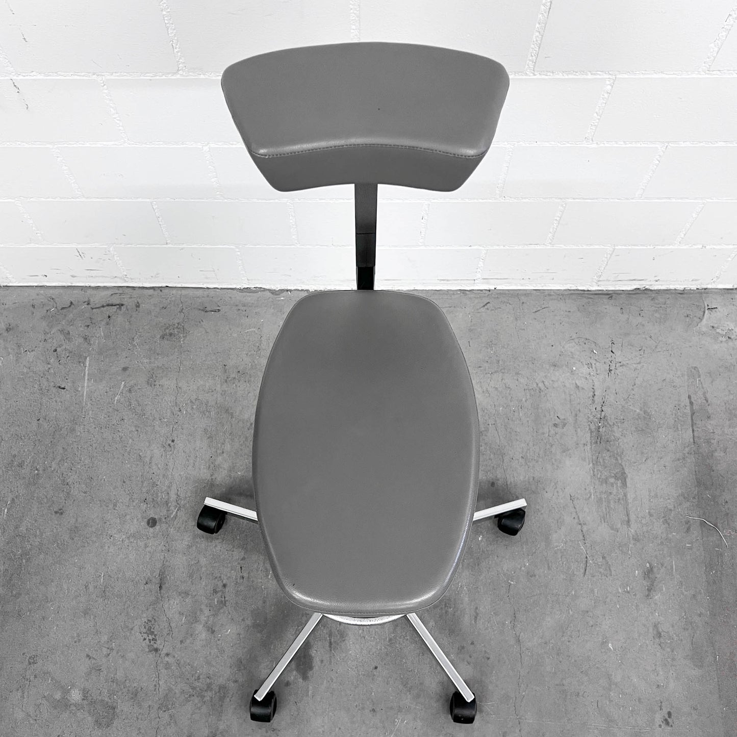 George Nelson Perch Stuhl, Leder grau, Vitra