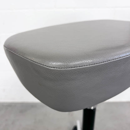 George Nelson Perch Stuhl, Leder grau, Vitra