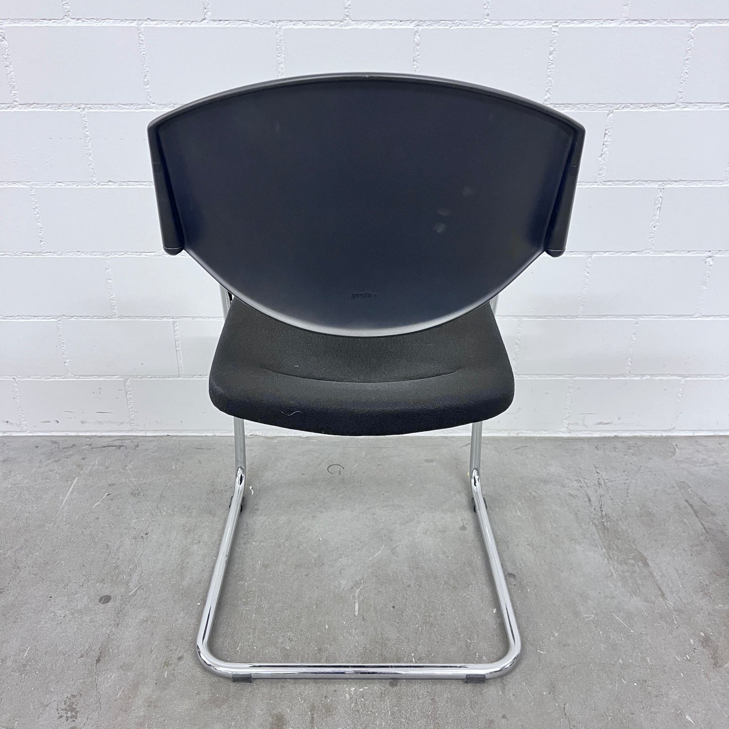 Giroflex 16 Freischwinger Stuhl schwarz Solutionpool