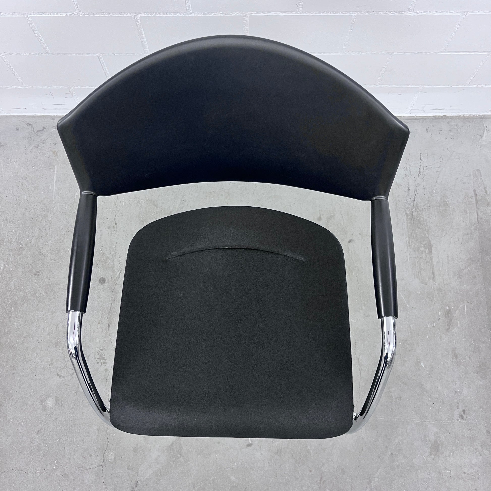 Giroflex 16 Freischwinger Stuhl schwarz Solutionpool