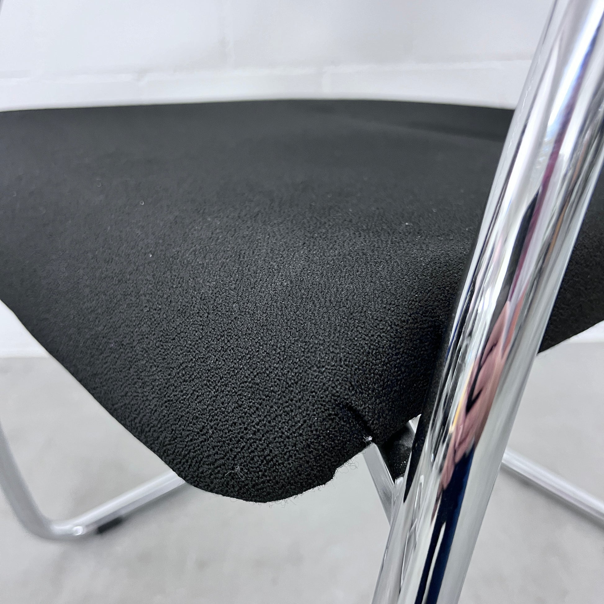 Giroflex 16 Freischwinger Stuhl schwarz Solutionpool