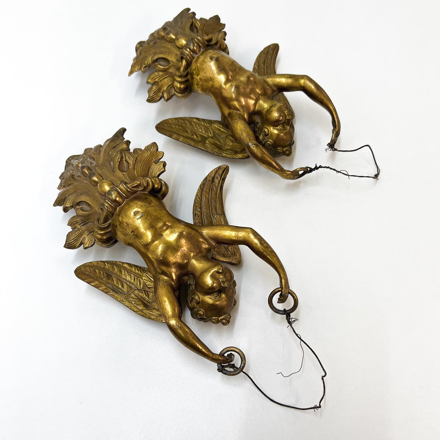 Engelfiguren zum Aufhängen, Bronze