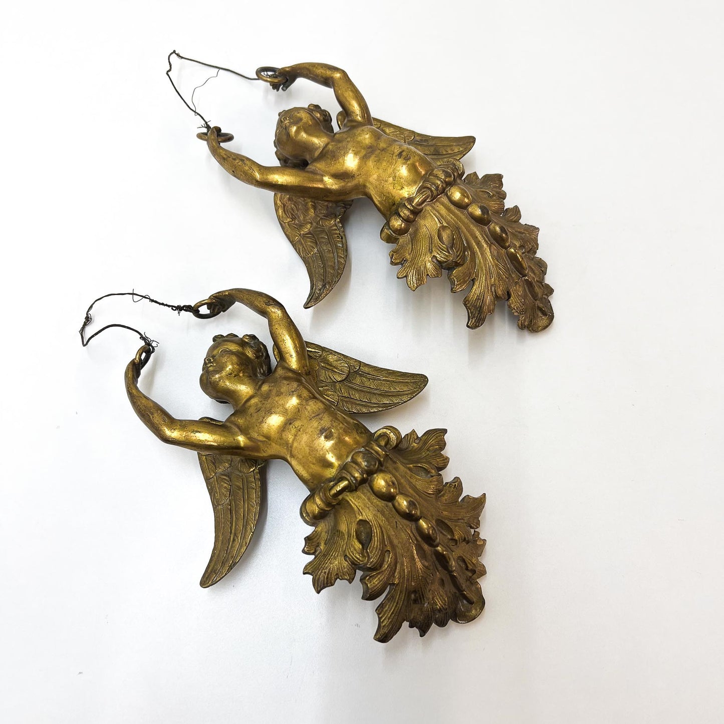 Engelfiguren zum Aufhängen, Bronze