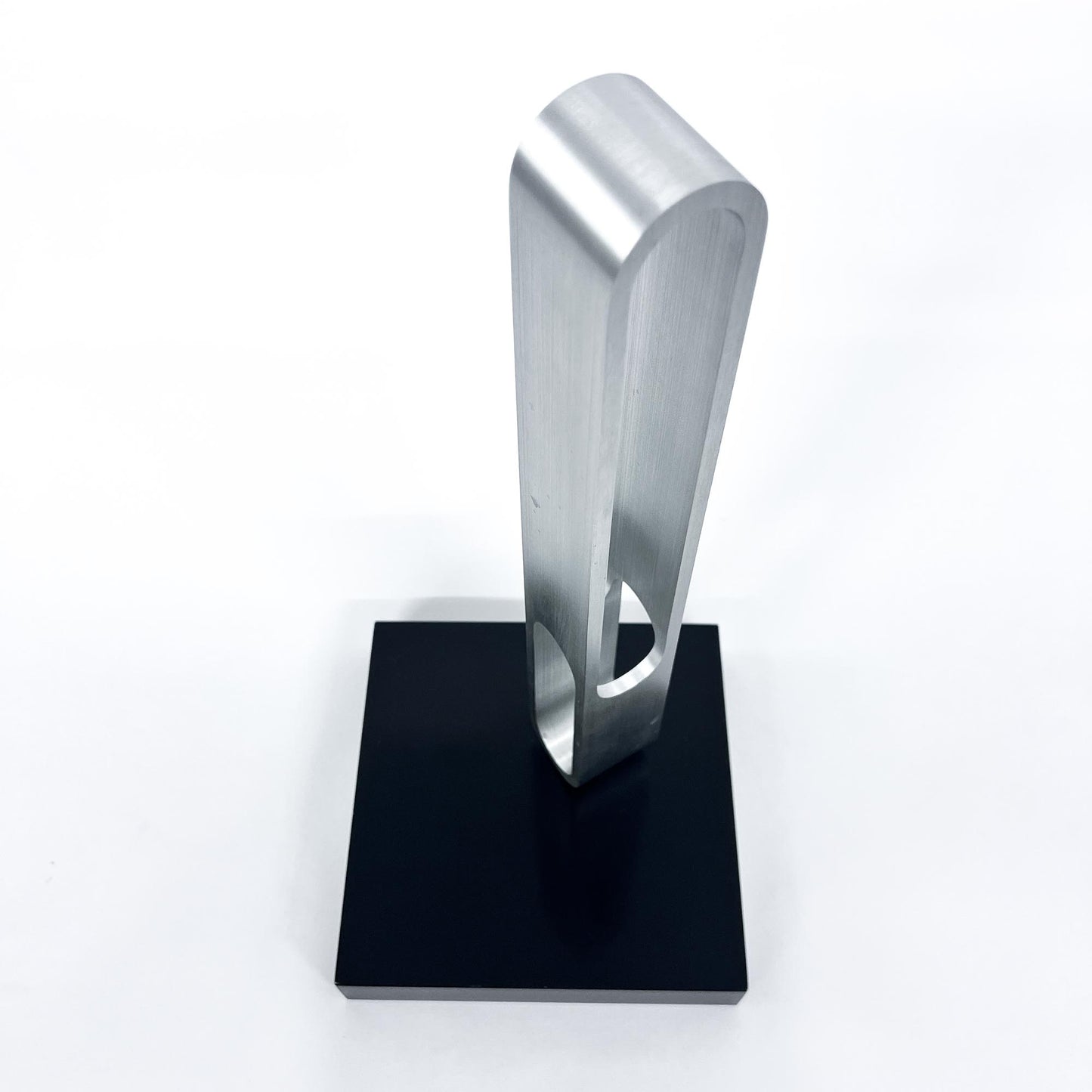Aluminium Stele, Knut Hesterberg