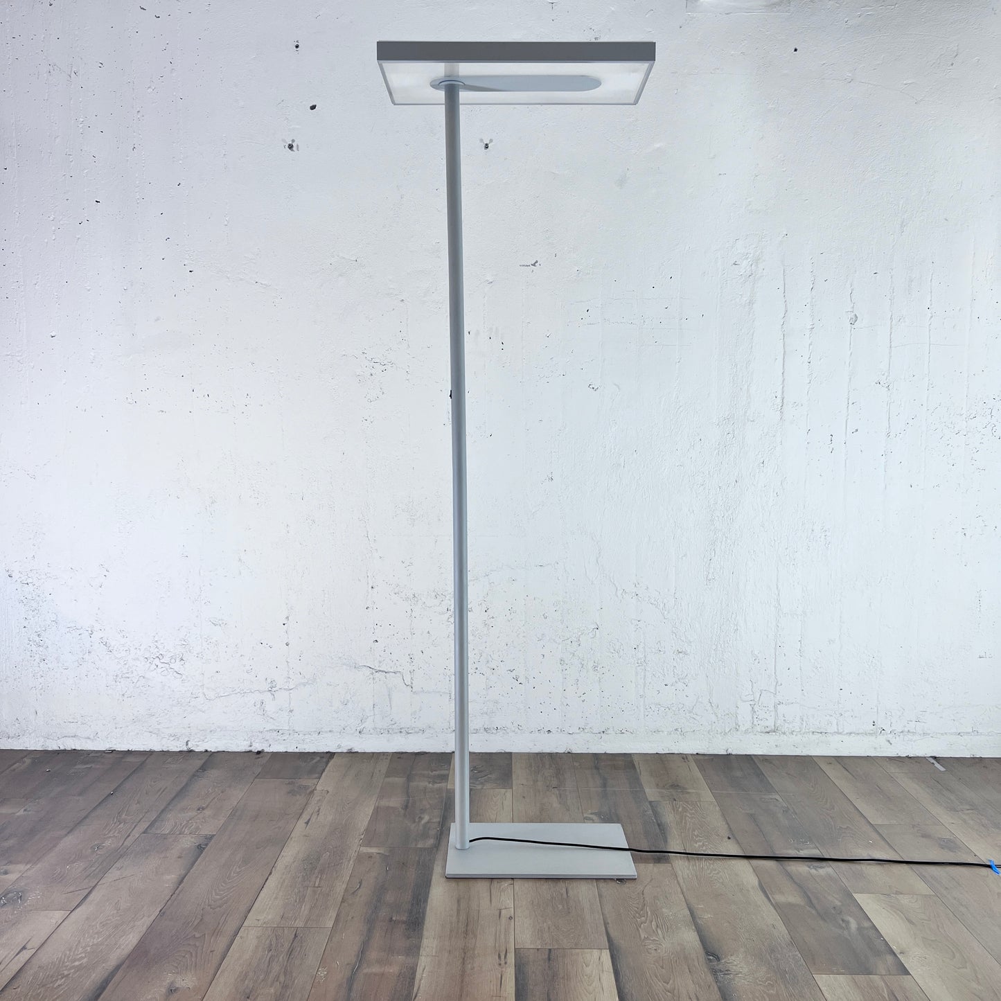 NYX Karboxx Linea Terra Buero Stehleuchte grau Solutionpool