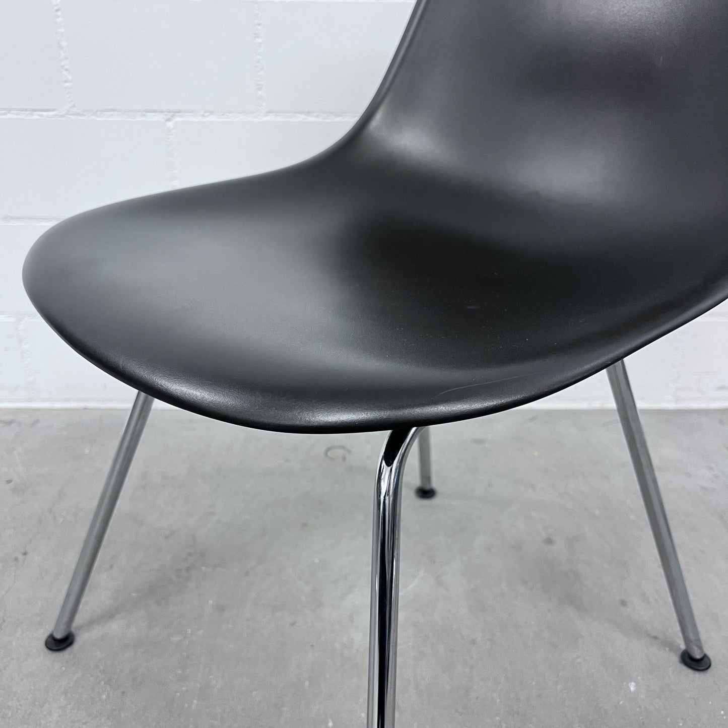 Plastic Chair RE, Schwarz von Vitra, Sitzhöhe 43cm