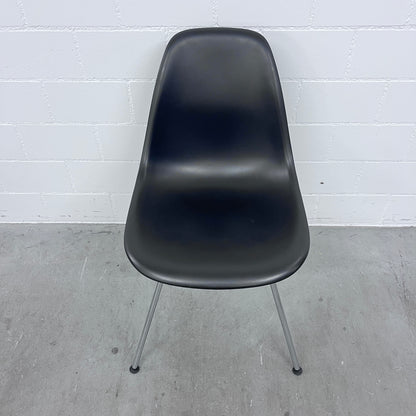 Plastic Chair RE, Schwarz von Vitra, Sitzhöhe 43cm
