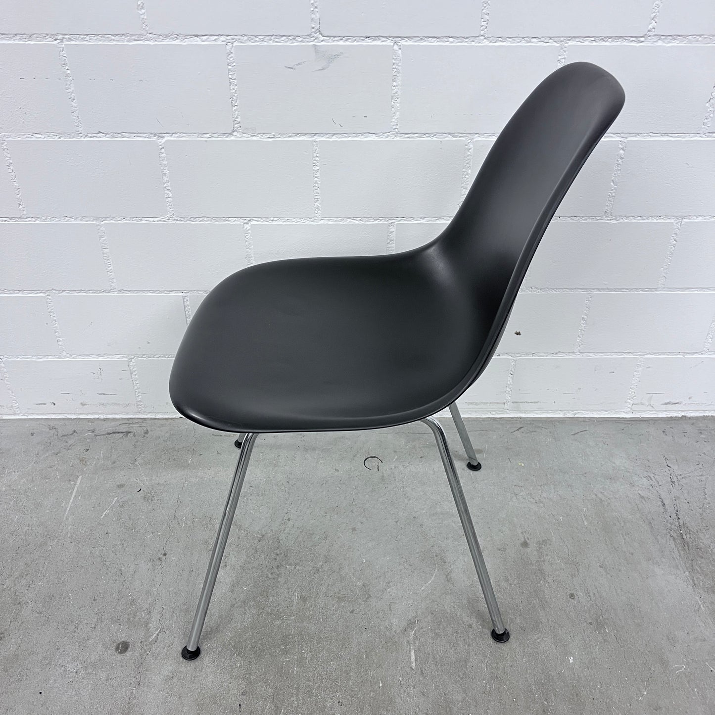 Plastic Chair RE, Schwarz von Vitra, Sitzhöhe 43cm