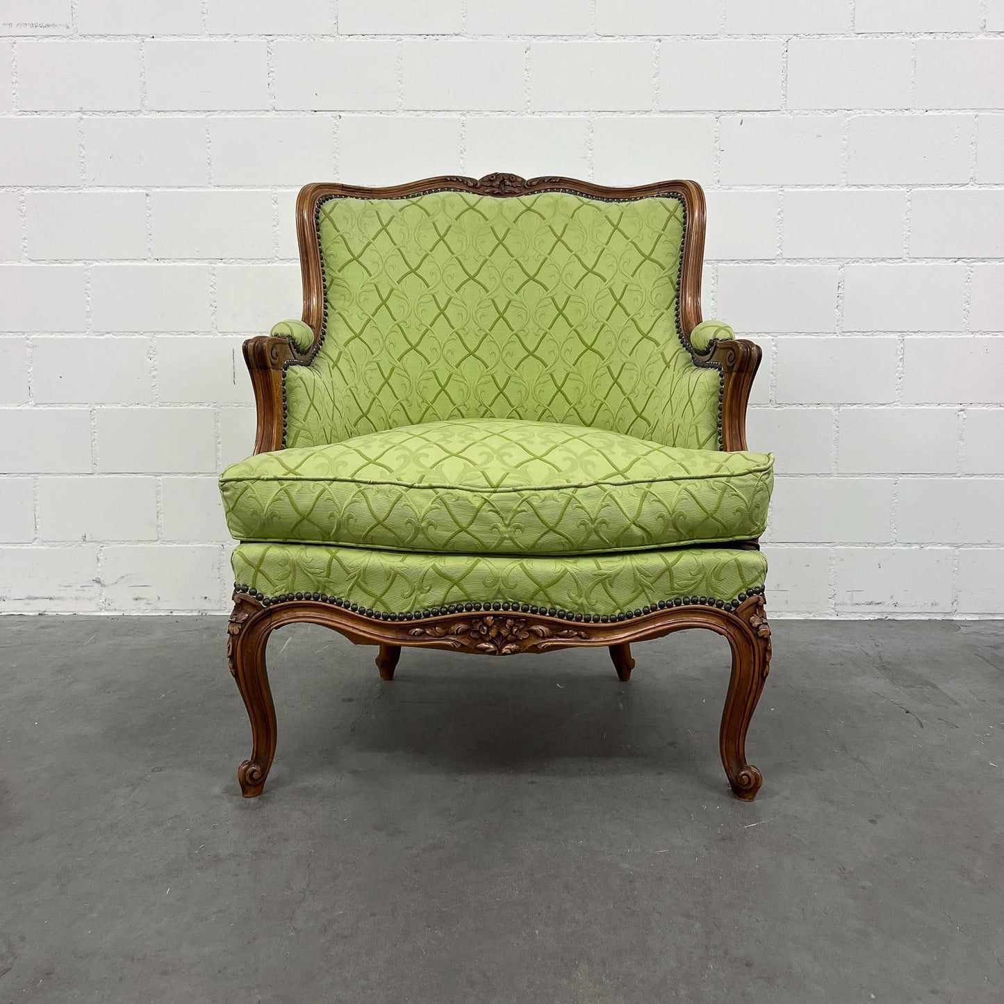 Sessel im Louis XV-Stil, grün, neu bezogen und gepolstert