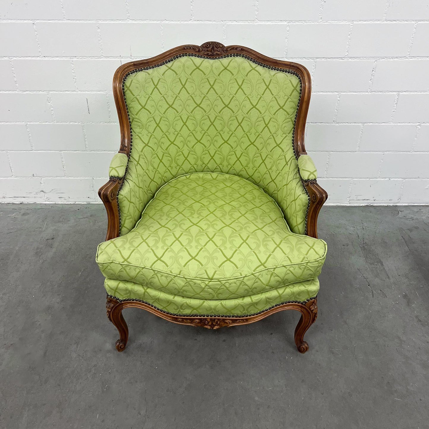 Sessel im Louis XV-Stil, grün, neu bezogen und gepolstert