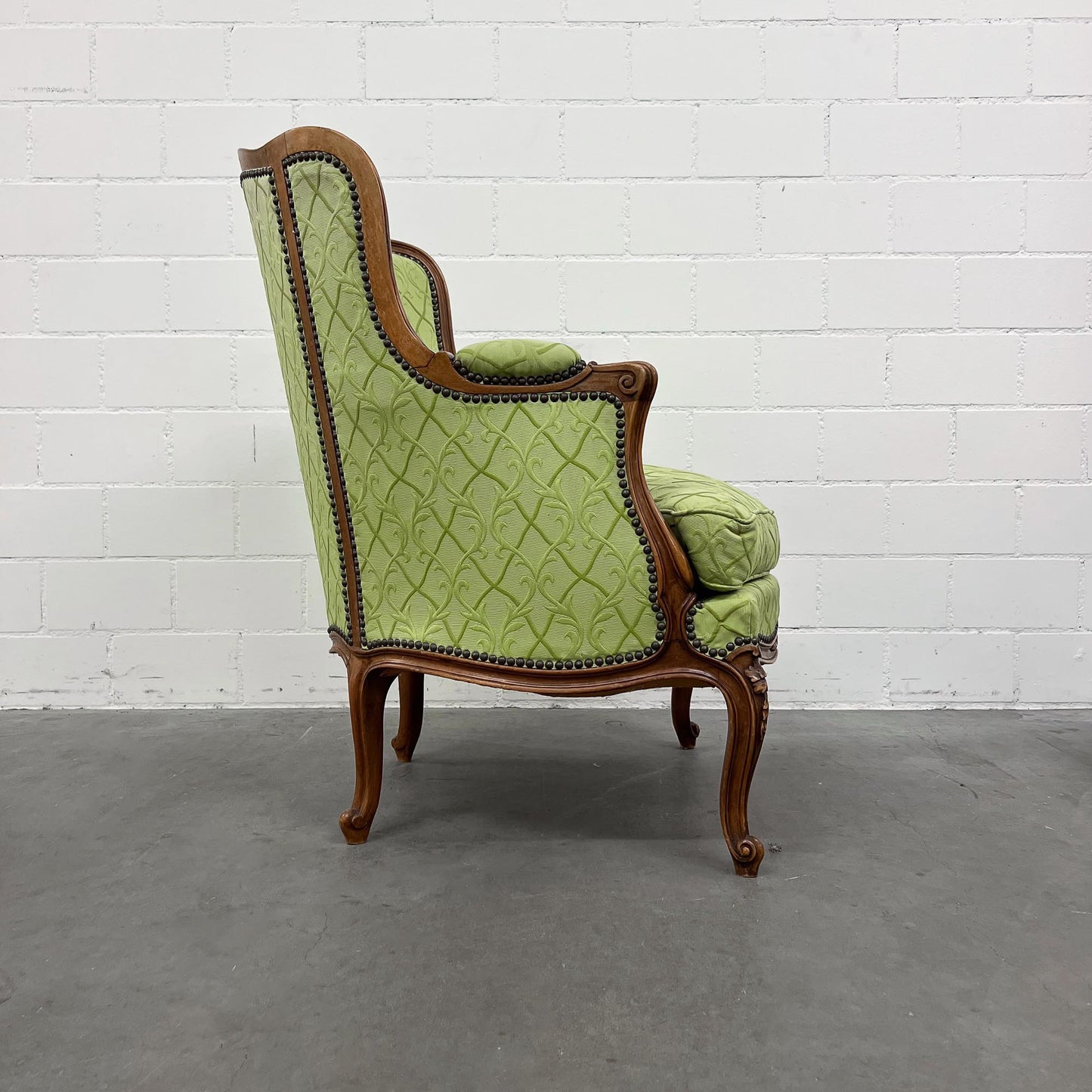 Sessel im Louis XV-Stil, grün, neu bezogen und gepolstert
