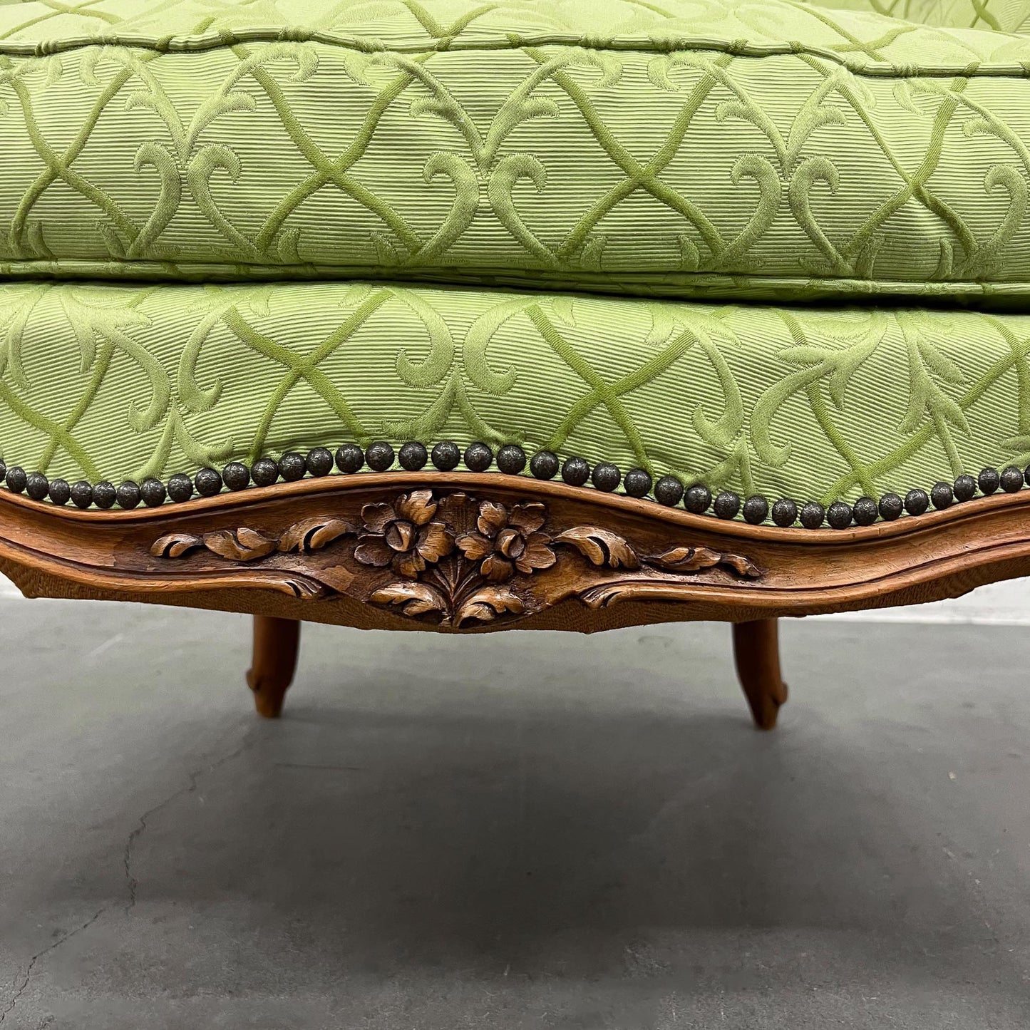 Sessel im Louis XV-Stil, grün, neu bezogen und gepolstert