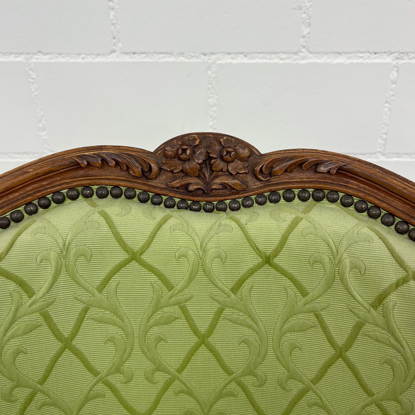 Sessel im Louis XV-Stil, grün, neu bezogen und gepolstert