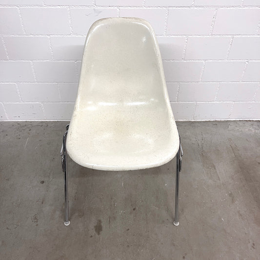 Sidechair Fiberglass, Creme, Eames, Herman Miller